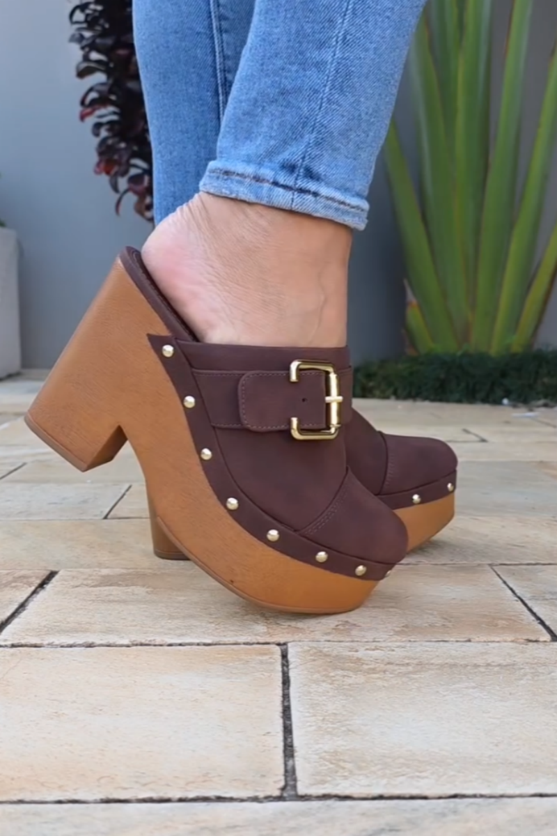 Chunky Leather Buckle Platform Sandals