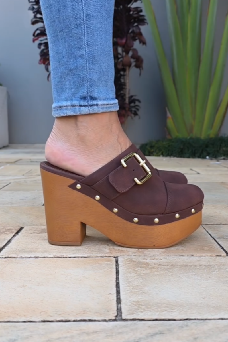 Chunky Leather Buckle Platform Sandals