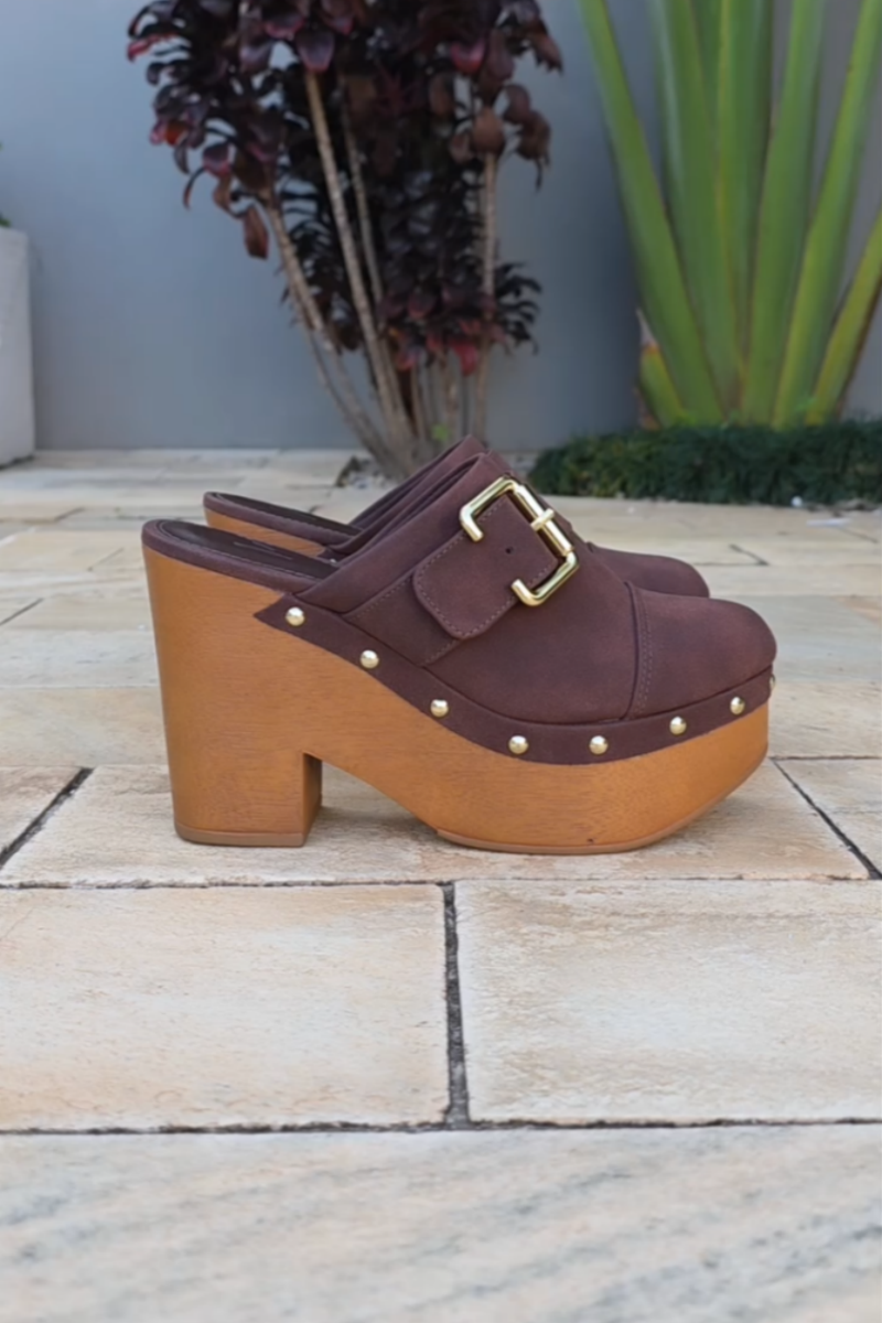 Chunky Leather Buckle Platform Sandals