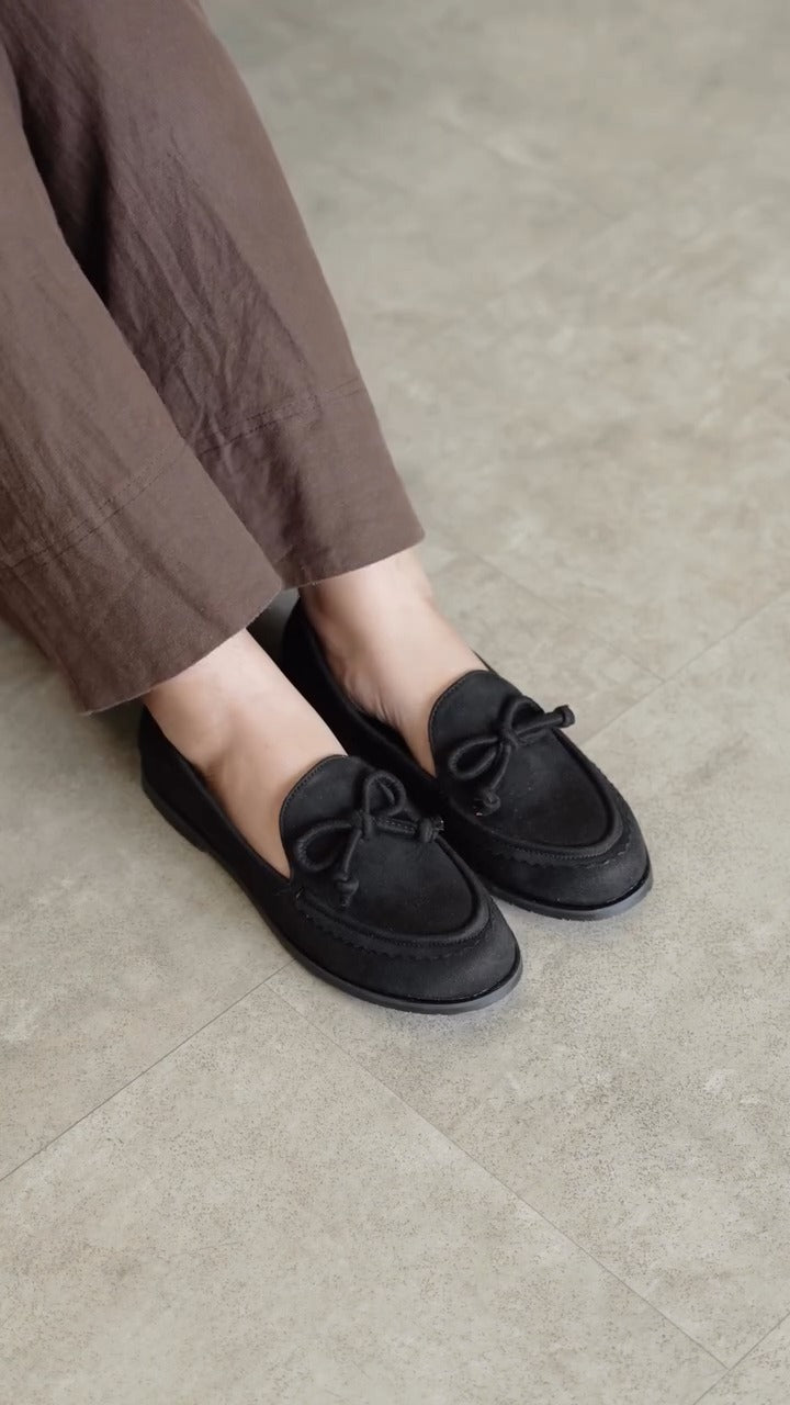 Suede Moccasin-Loafers With Bow Details