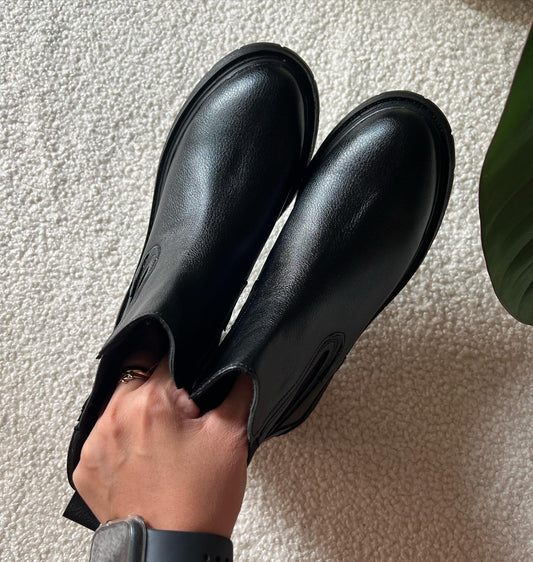 Black Leather Chelsea-Style Boots