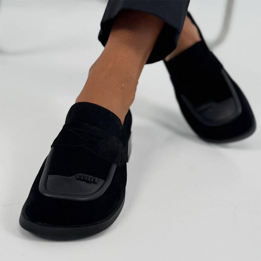 Square-toe Low-heel Loafers