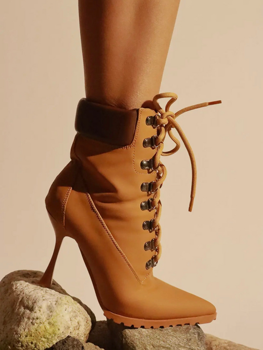 Thin-Heeled Point-Tether Boots