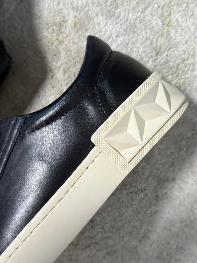 Black And White Casual Sneakers