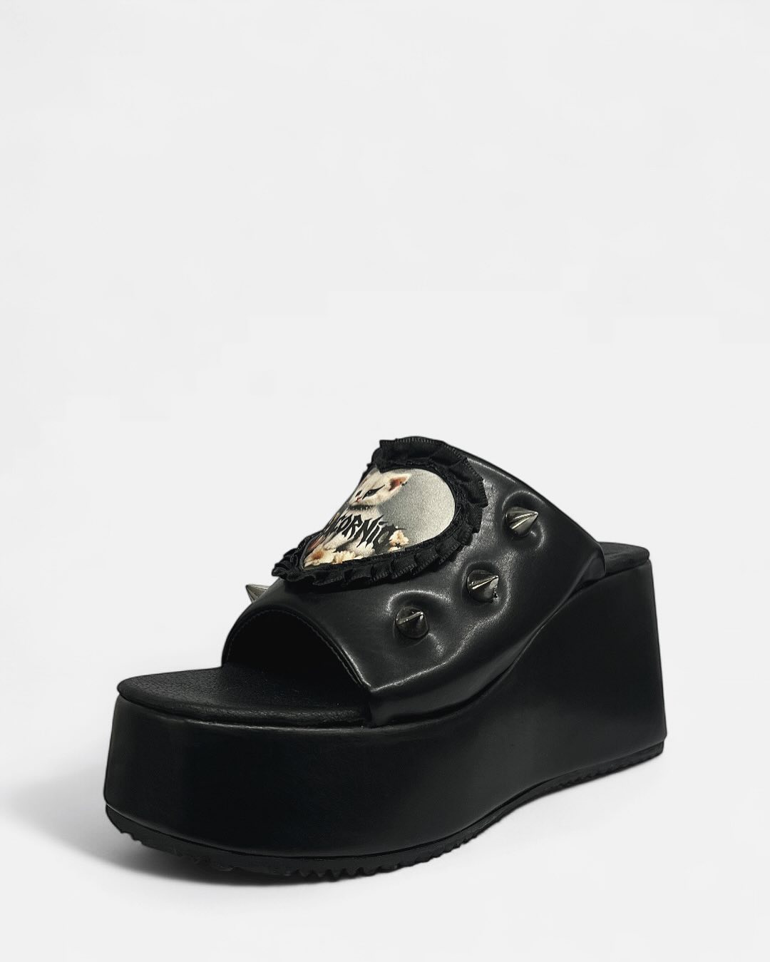 Black Open-toe Embroidered Cat Patch Sandals