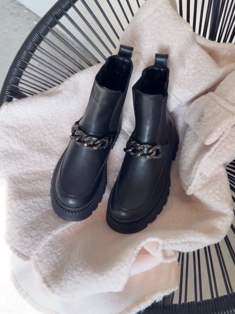 Black Leather Chelsea Boots With Chain Detail