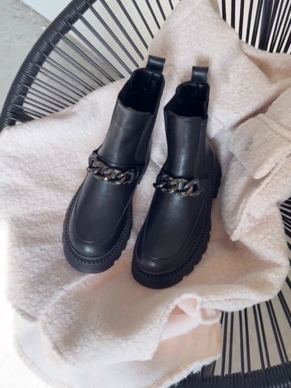 Black Leather Chelsea Boots With Chain Detail