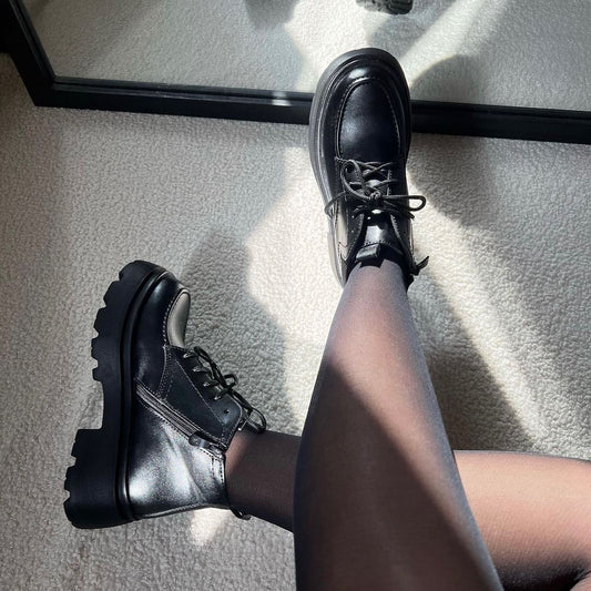 Black Platform Combat Boots With Laces