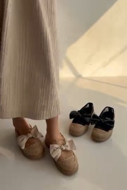 Bow-Accent Espa Moccasins