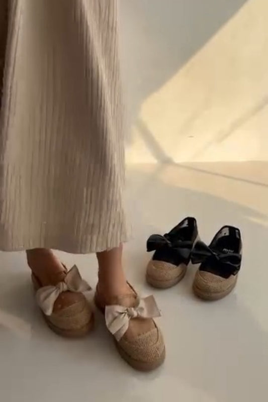 Bow-Accent Espa Moccasins