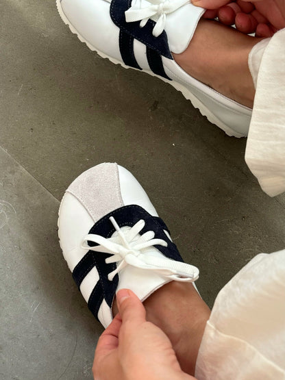 Black And White Lace-Up Casual Loafers