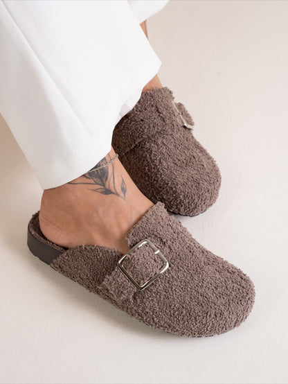Fuzzy Felt Slippers With Buckle
