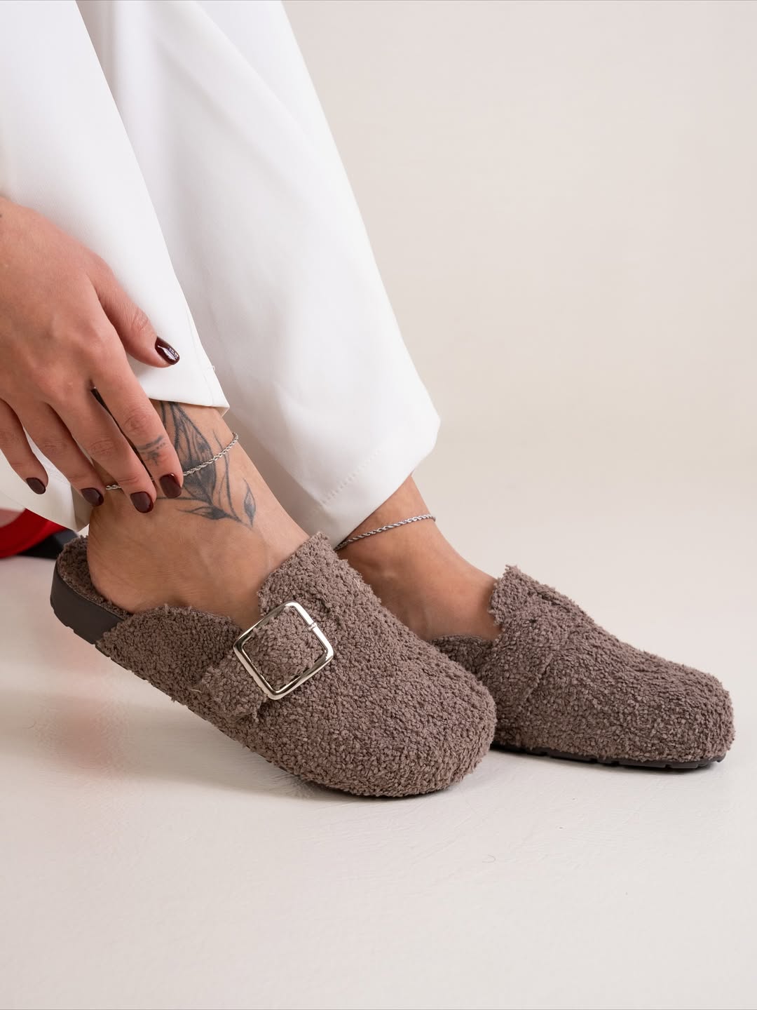 Fuzzy Felt Slippers With Buckle