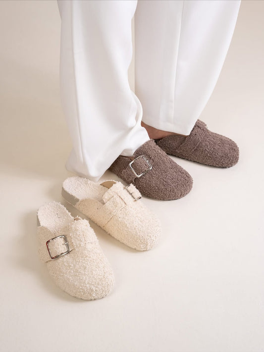 Fuzzy Felt Slippers With Buckle