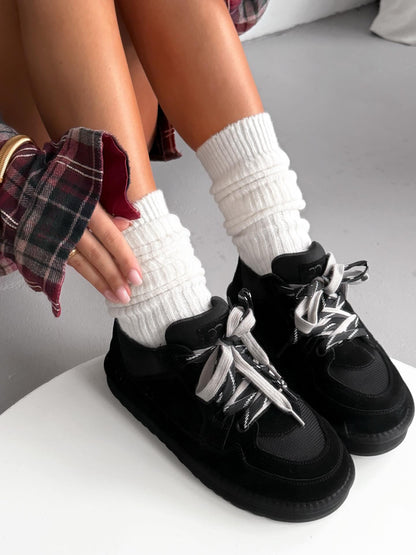 Low-Top Trainers With Contrasting Laces