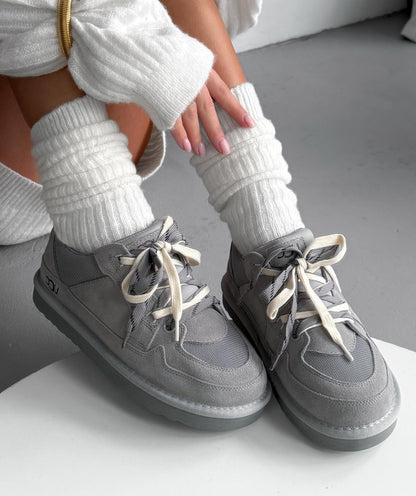 Low-Top Trainers With Contrasting Laces