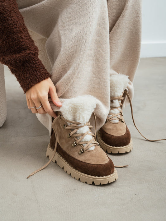 Brown Suede Winter Boots With Fleece-Lurking Shearling And Lug Sole
