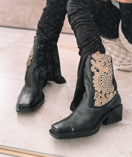 Women's Chic Comfy Boots