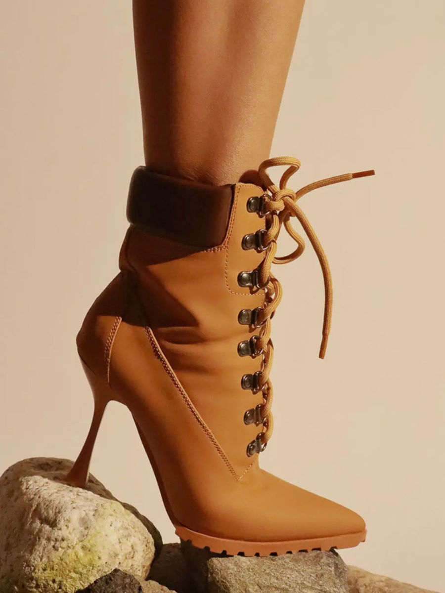 Thin-Heeled Point-Tether Boots