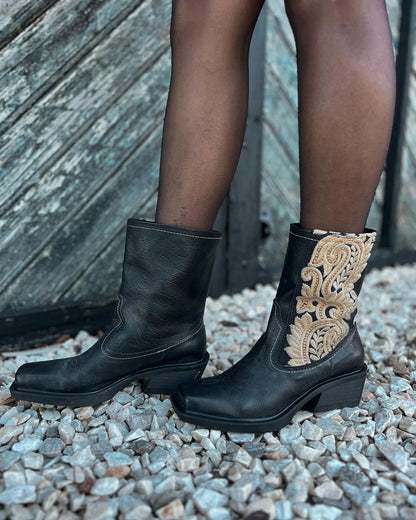 Women's Chic Comfy Boots